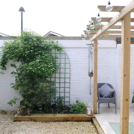 Light Filled Mid- Century 3 Bed Cottage In Dulwich London Eksteriør bilde