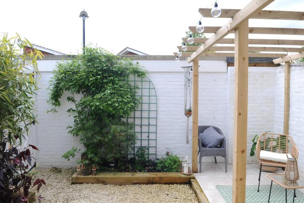 Light Filled Mid- Century 3 Bed Cottage In Dulwich London Eksteriør bilde